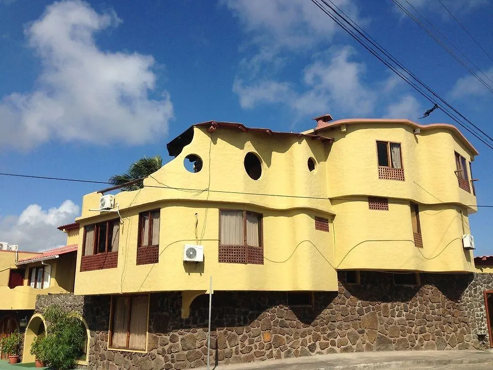 ****  North Seymour Hotel Puerto Ayora  Ecuador