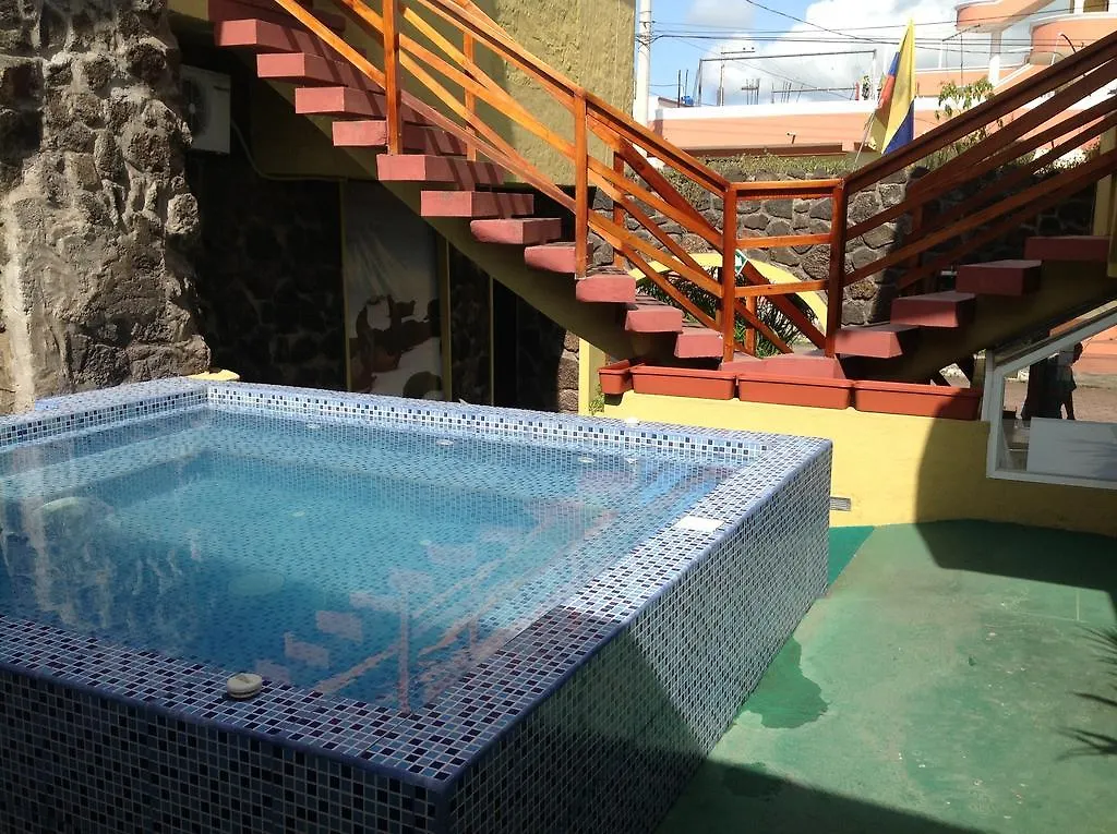 ****  North Seymour Hotel Puerto Ayora  Ecuador